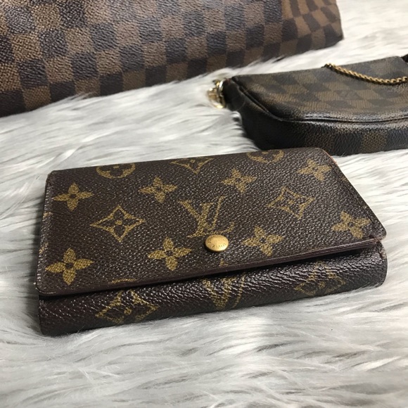 Louis Vuitton Handbags - AUTH Louis Vuitton Porte Monnaie CA0010